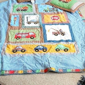 Twin mattress comforter and pillow and pillow case